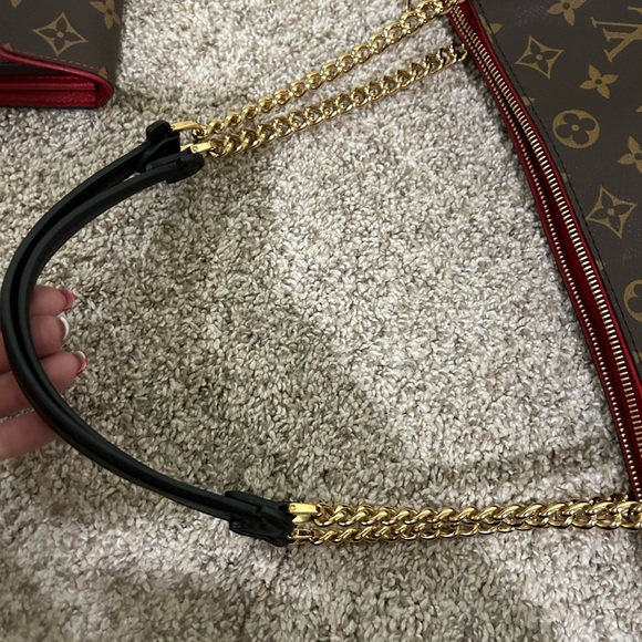 Louis Vuitton Surene MM - Picture 11 of 15